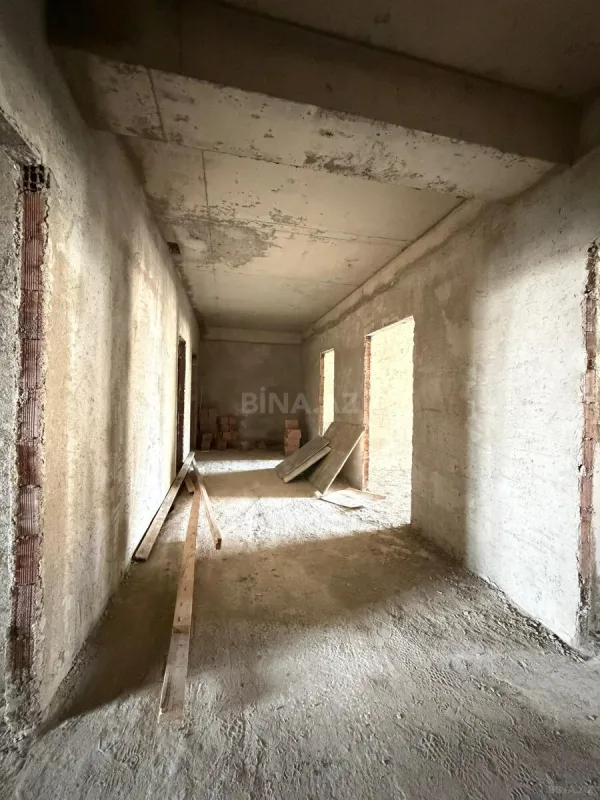 Satılır 3 otaqlı mənzil 146 m²