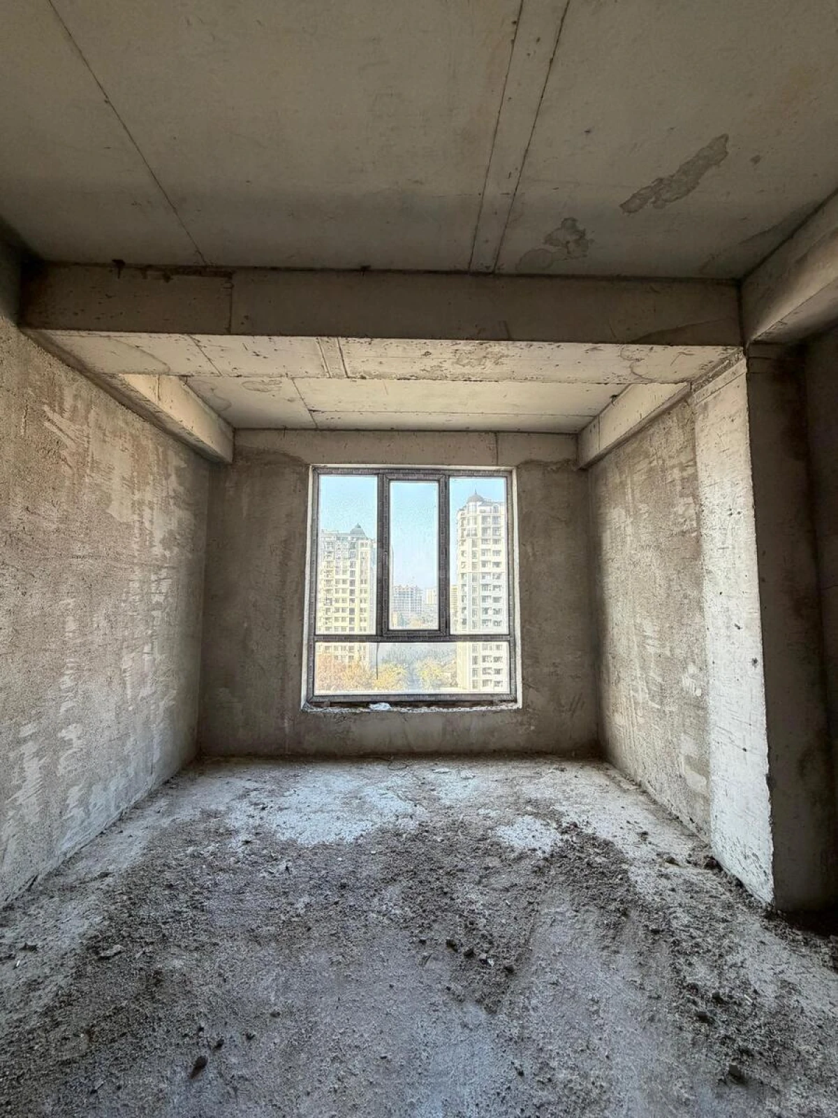 Satılır 3 otaqlı mənzil 146 m²