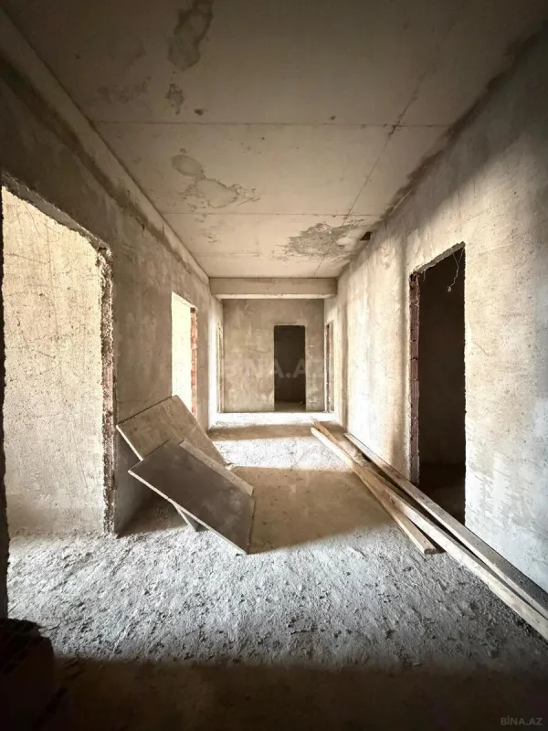 Satılır 3 otaqlı mənzil 146 m²