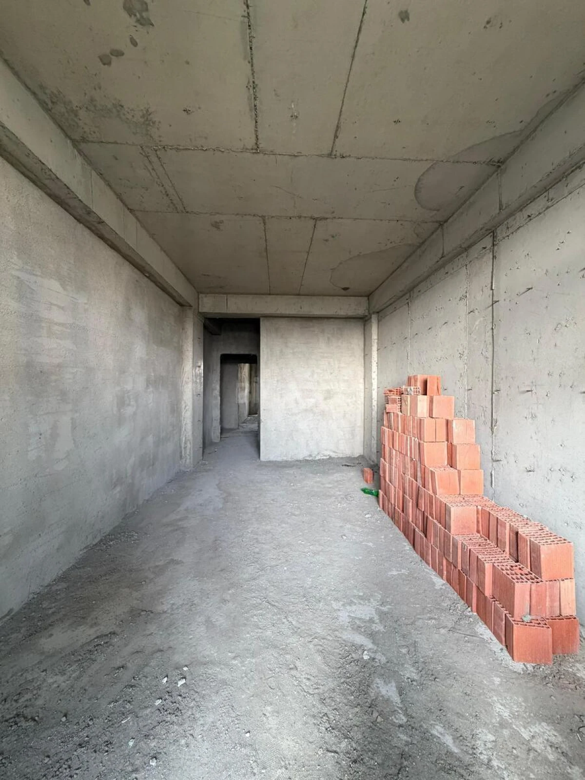 Satılır 3 otaqlı mənzil 146 m²