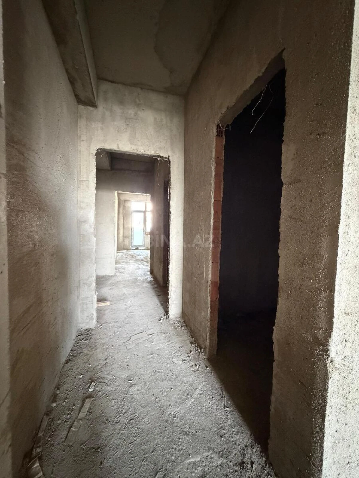 Satılır 3 otaqlı mənzil 146 m²