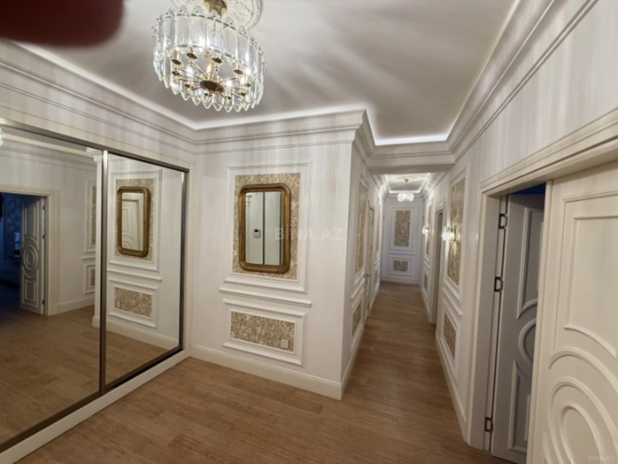 Satılır 3 otaqlı mənzil 140 m²