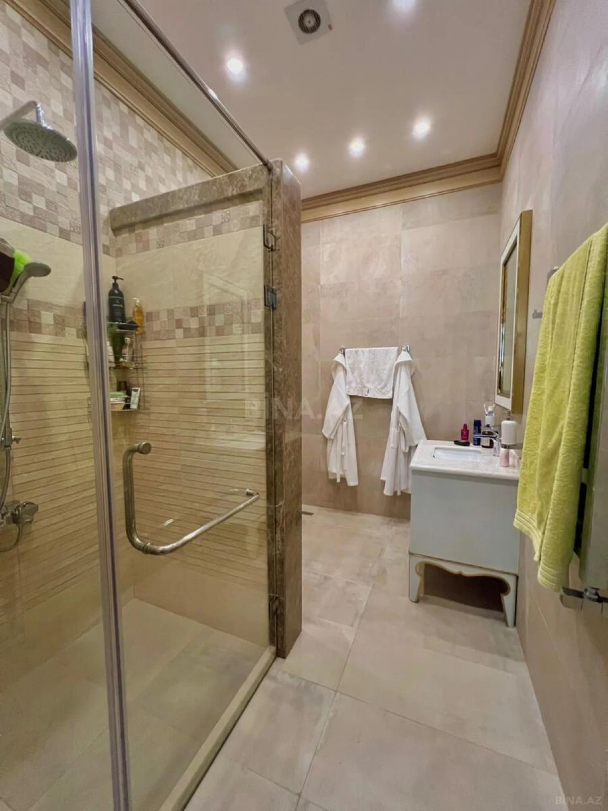 Satılır 7 otaqlı həyət evi 550 m²