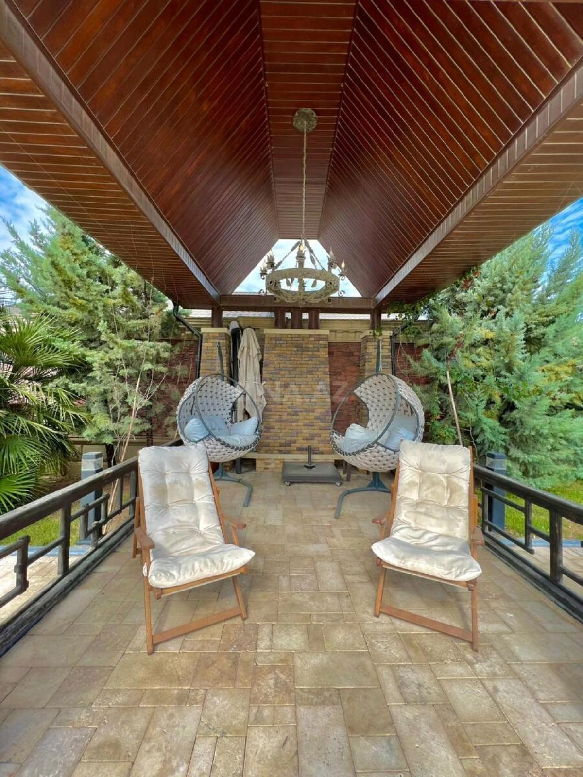 Satılır 7 otaqlı həyət evi 550 m²