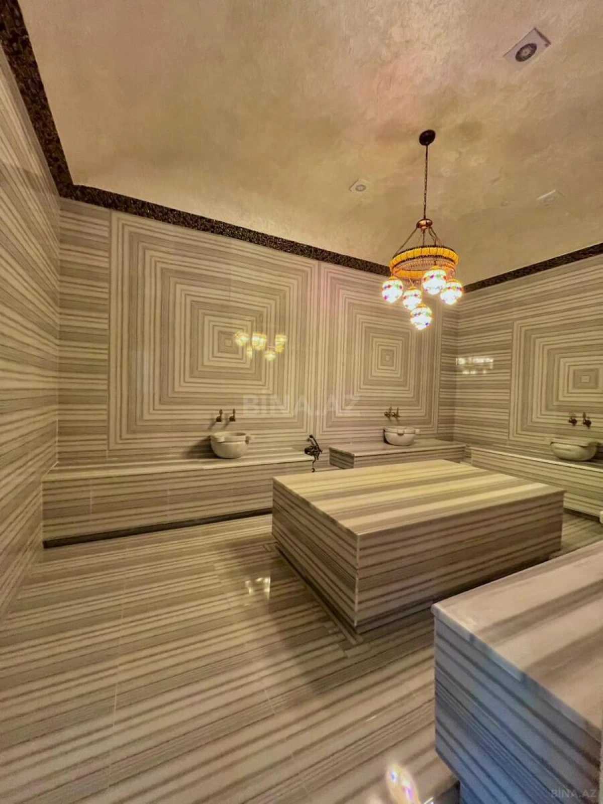 Satılır 7 otaqlı həyət evi 550 m²