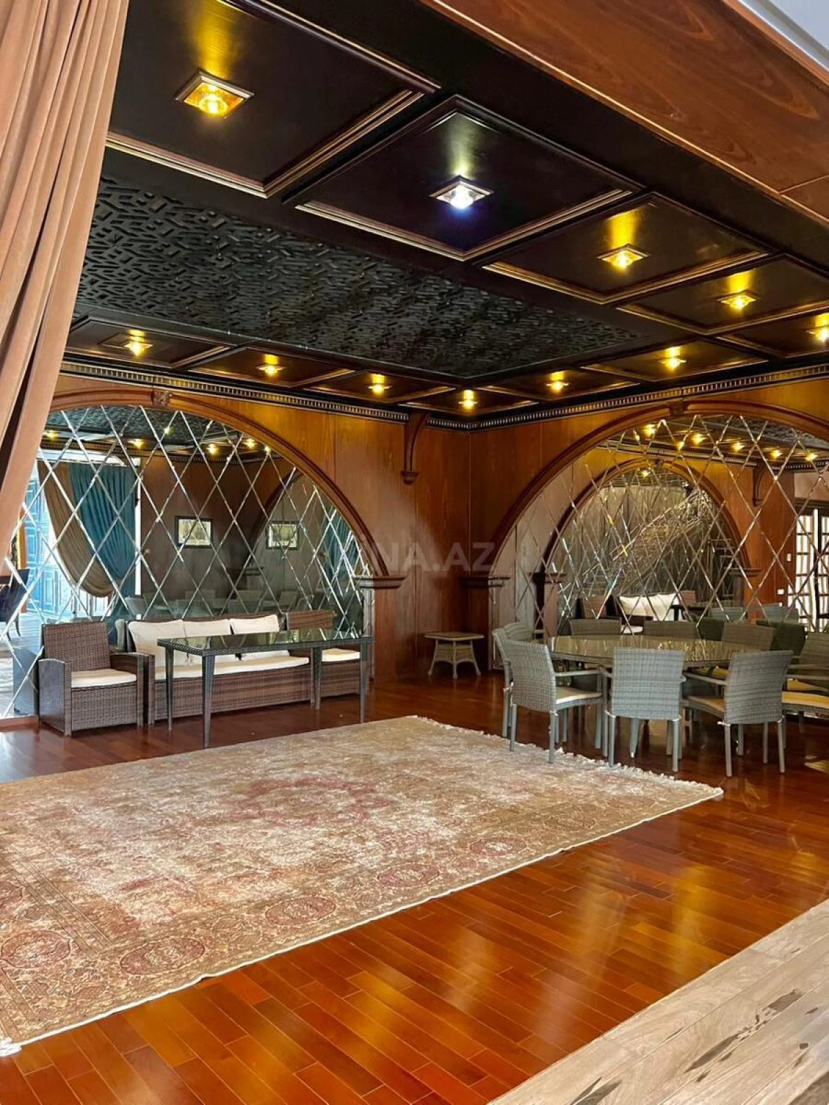 Satılır 7 otaqlı həyət evi 550 m²