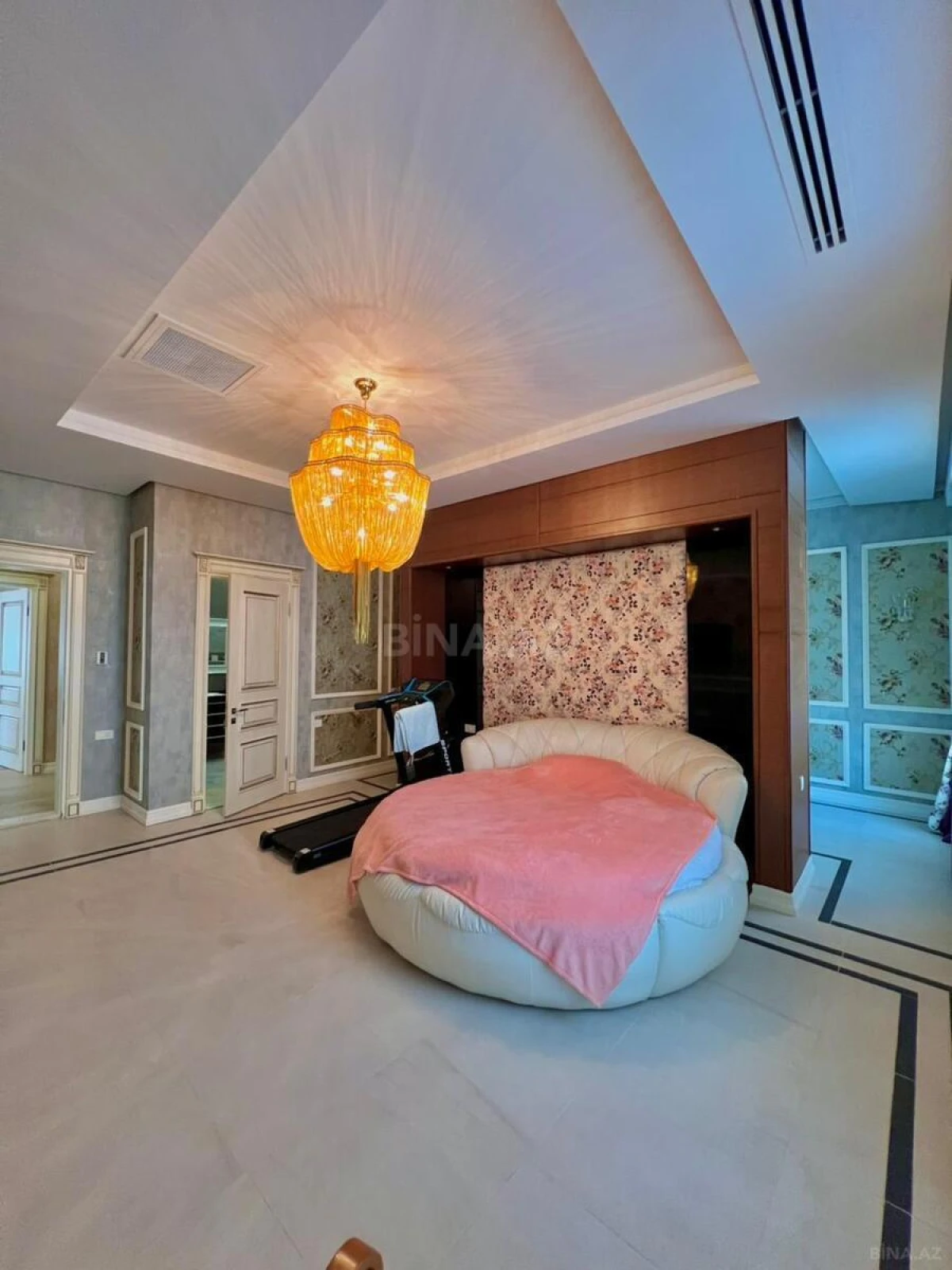 Satılır 7 otaqlı həyət evi 550 m²