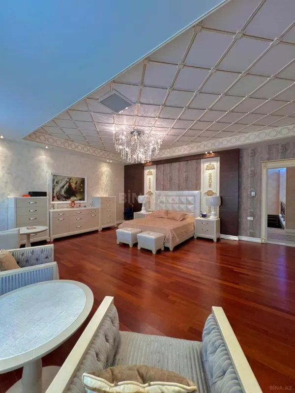 Satılır 7 otaqlı həyət evi 550 m²