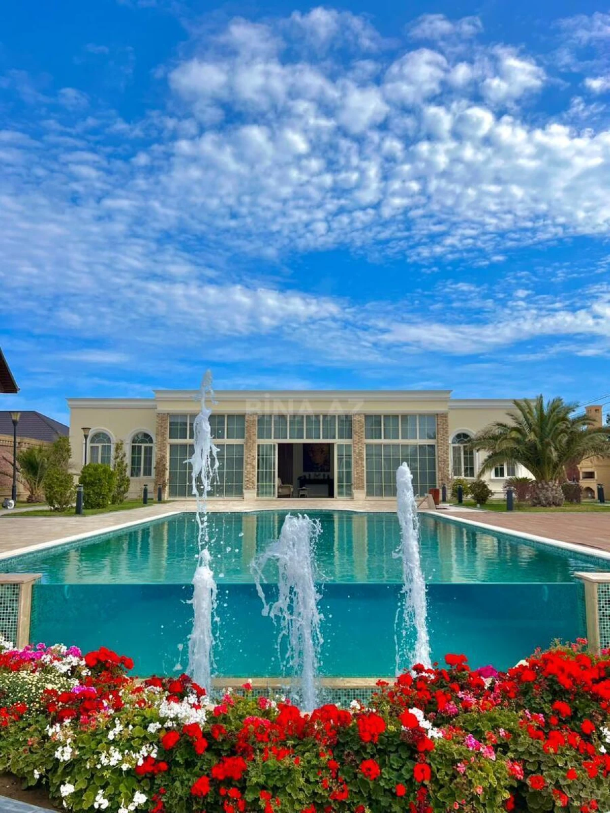 Satılır 7 otaqlı həyət evi 550 m²