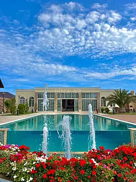 Satılır 7 otaqlı həyət evi 550 m²