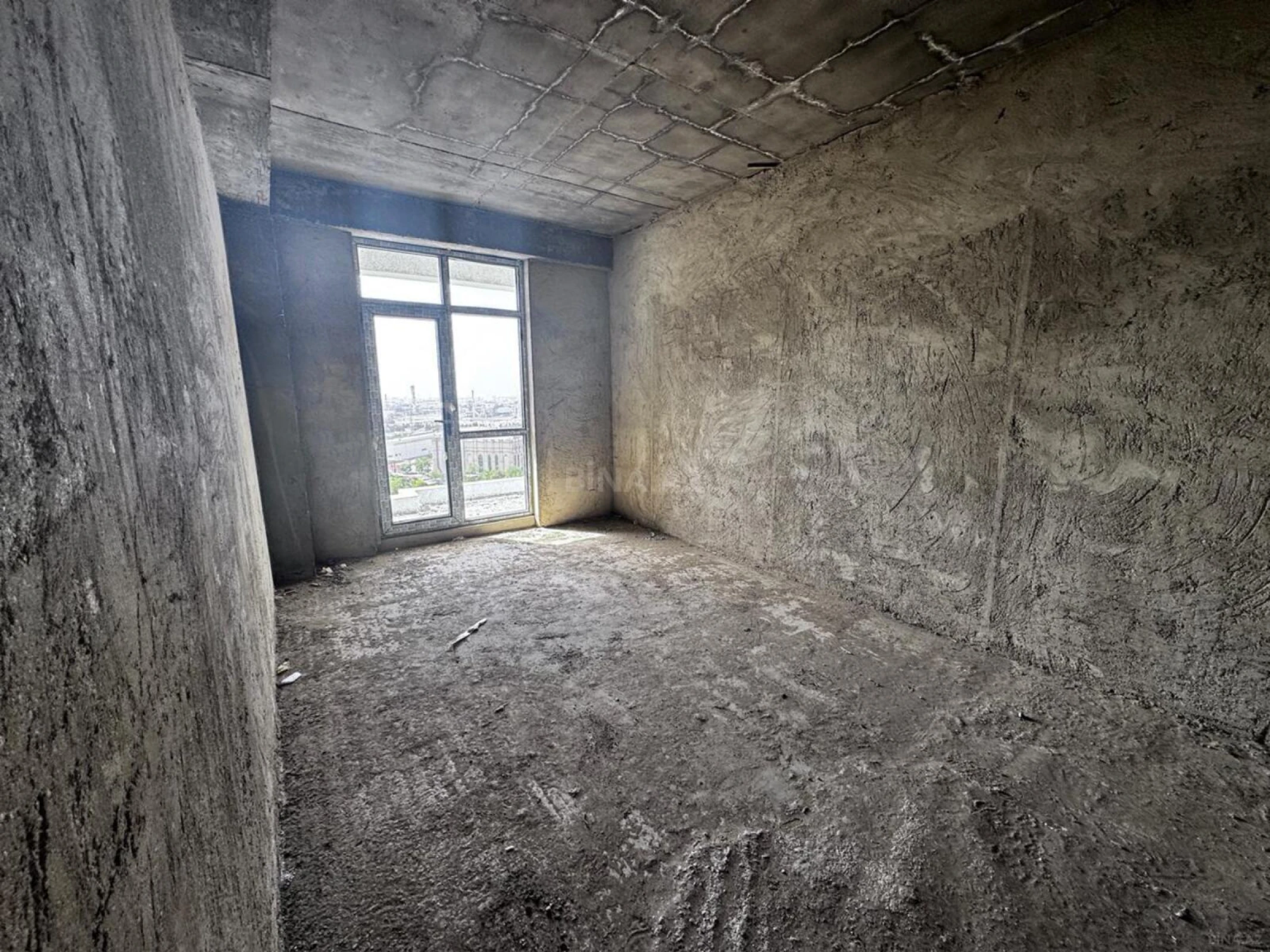 Satılır 3 otaqlı mənzil 126 m²