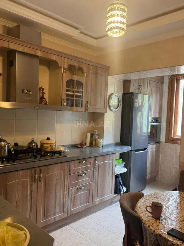 Satılır 3 otaqlı mənzil 110 m²