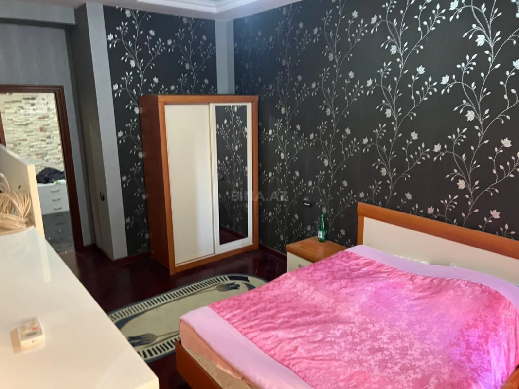 Kirayə verilir 4 otaqlı mənzil 205 m²