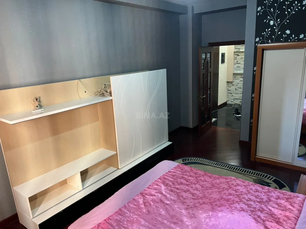 Kirayə verilir 4 otaqlı mənzil 205 m²