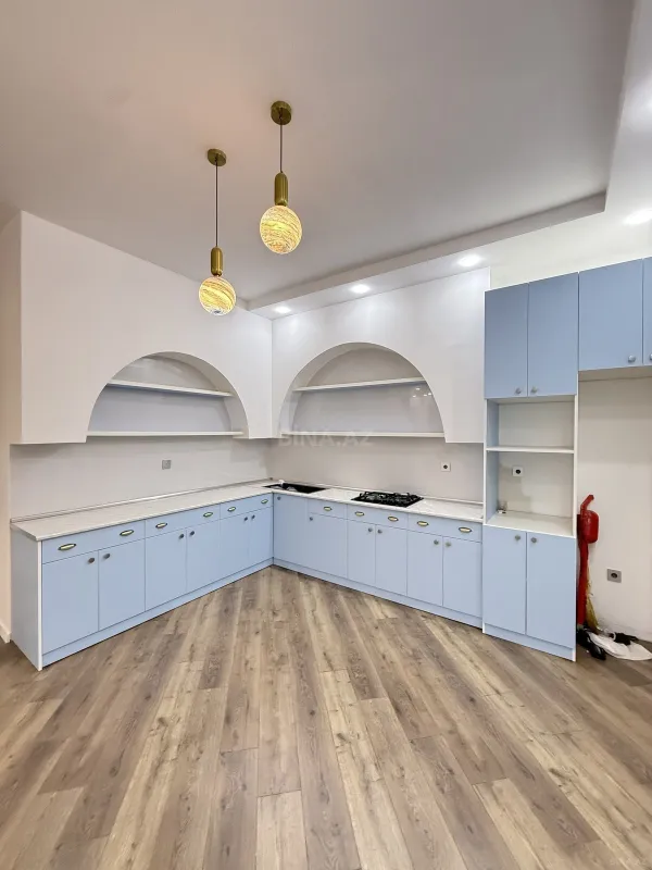 Satılır 5 otaqlı həyət evi 210 m²