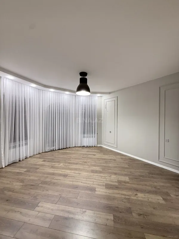 Satılır 5 otaqlı həyət evi 210 m²