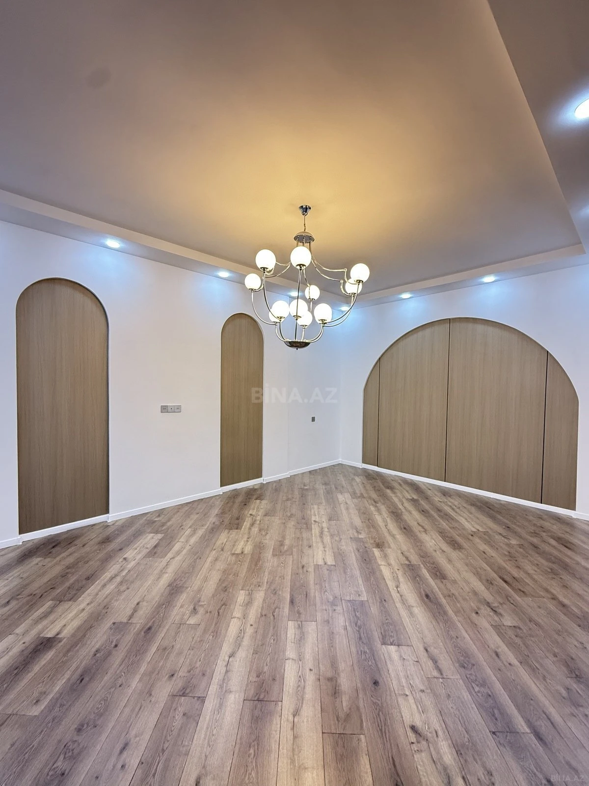Satılır 5 otaqlı həyət evi 210 m²