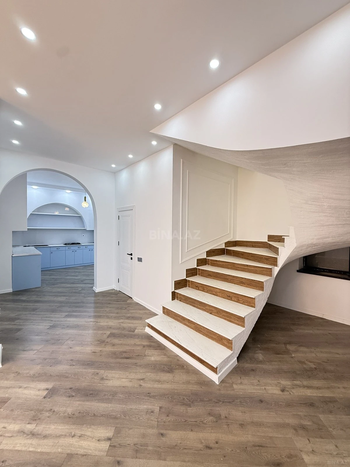 Satılır 5 otaqlı həyət evi 210 m²