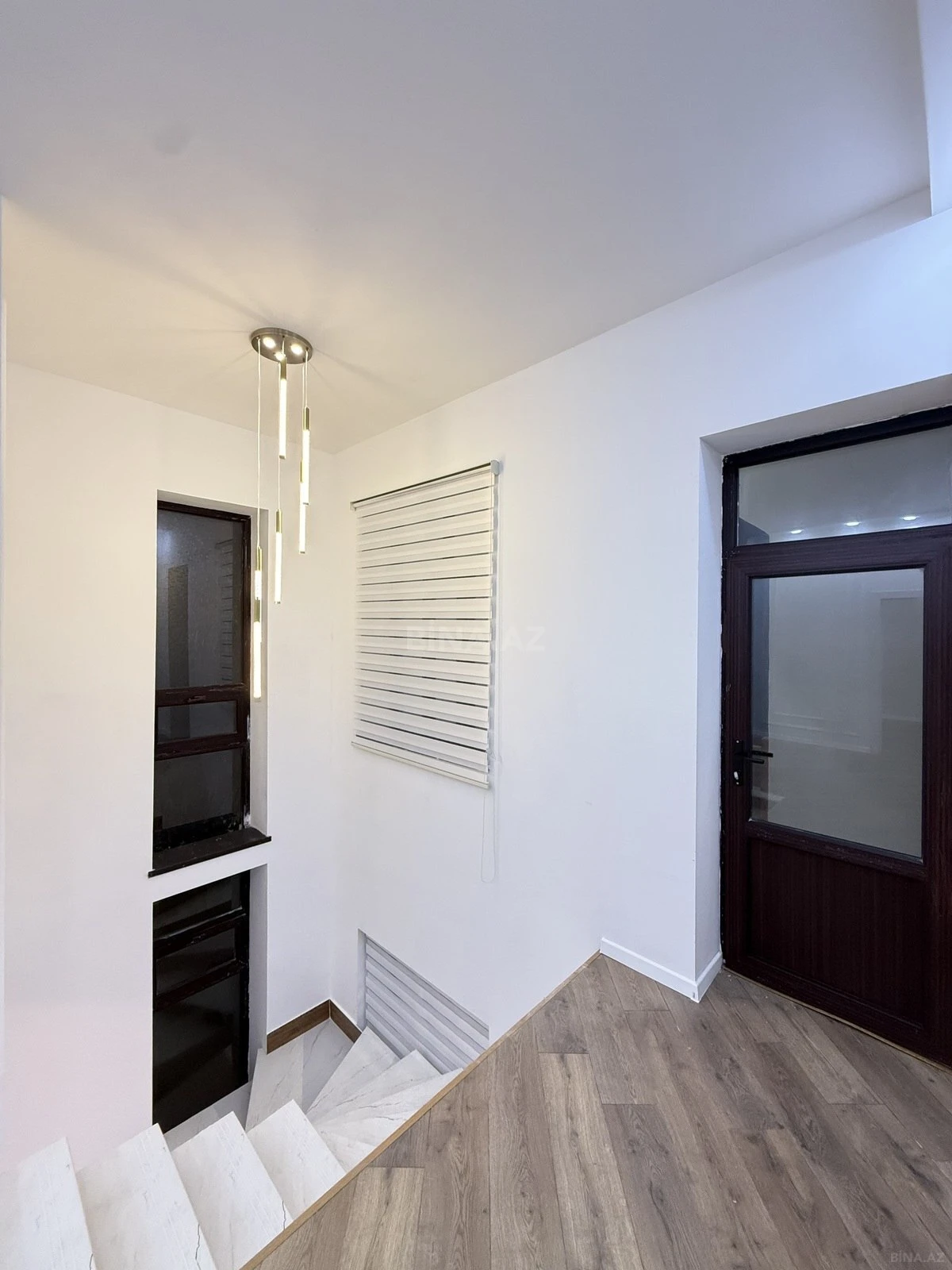 Satılır 5 otaqlı həyət evi 210 m²