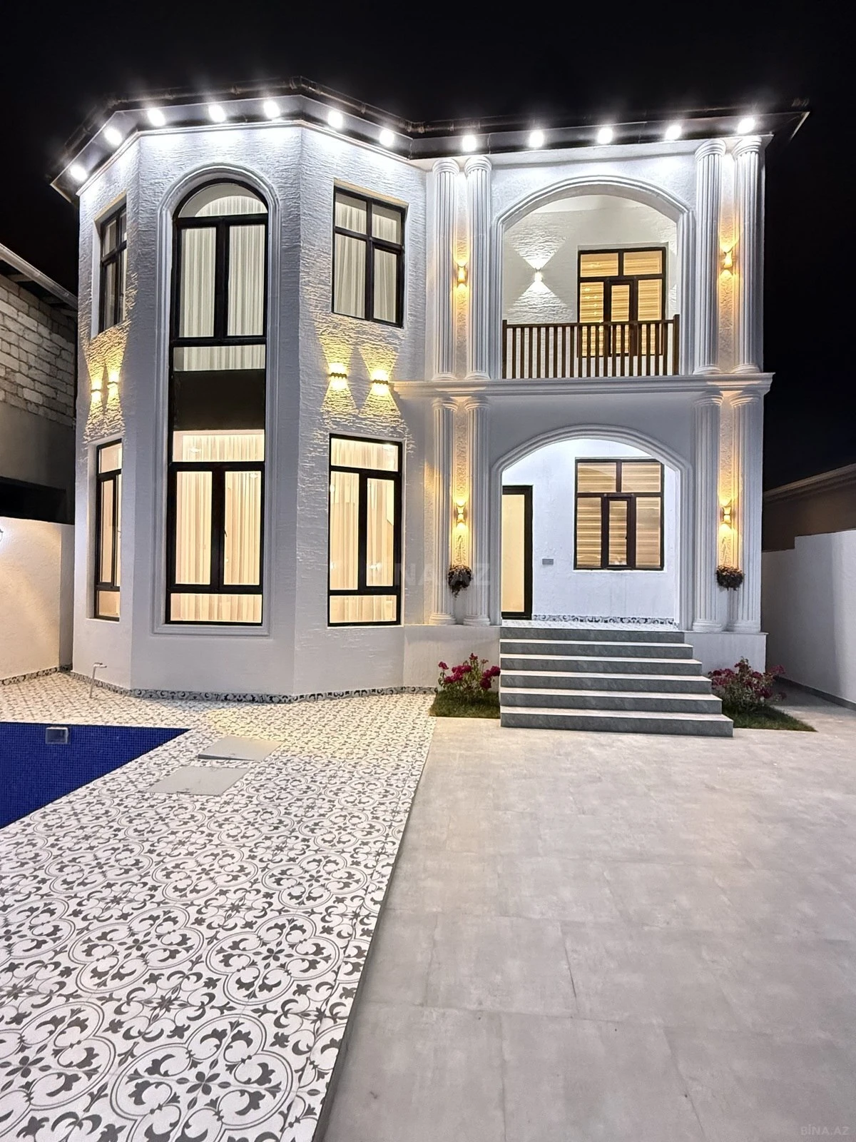 Satılır 5 otaqlı həyət evi 210 m²