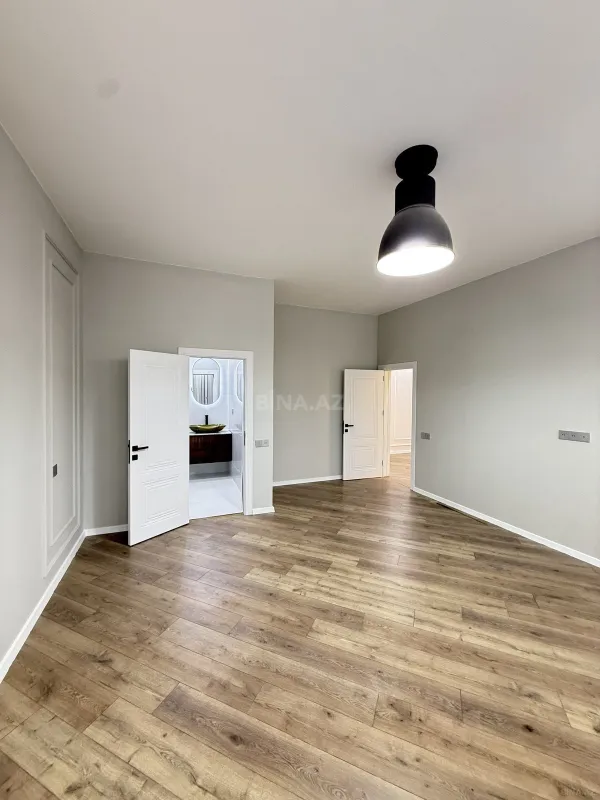 Satılır 5 otaqlı həyət evi 210 m²