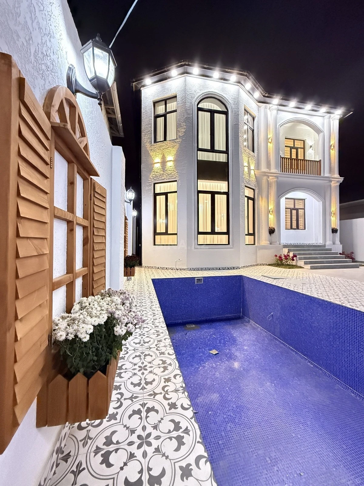 Satılır 5 otaqlı həyət evi 210 m²