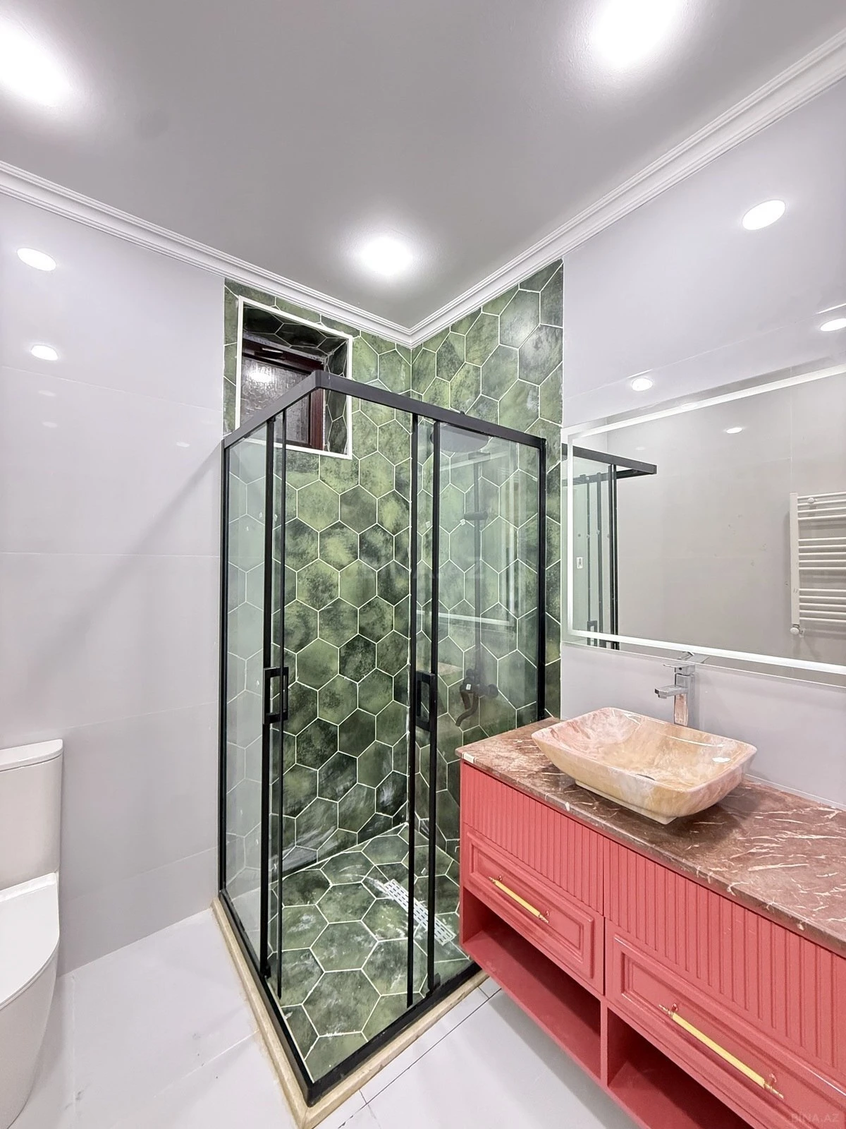 Satılır 5 otaqlı həyət evi 210 m²