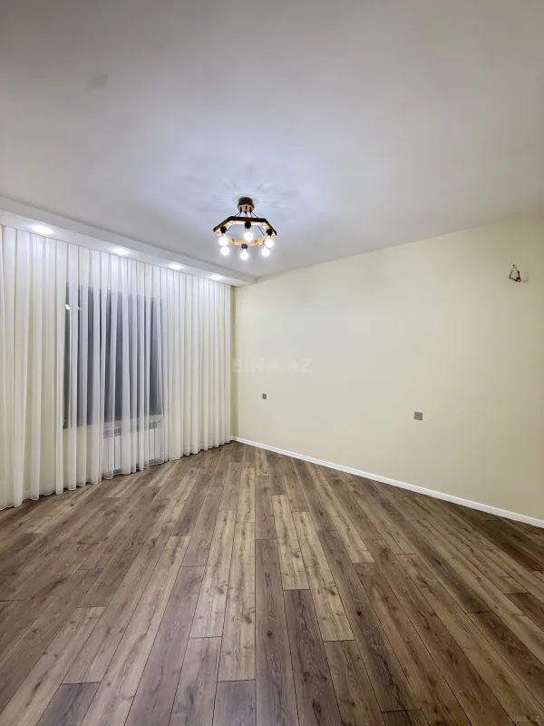 Satılır 5 otaqlı həyət evi 210 m²