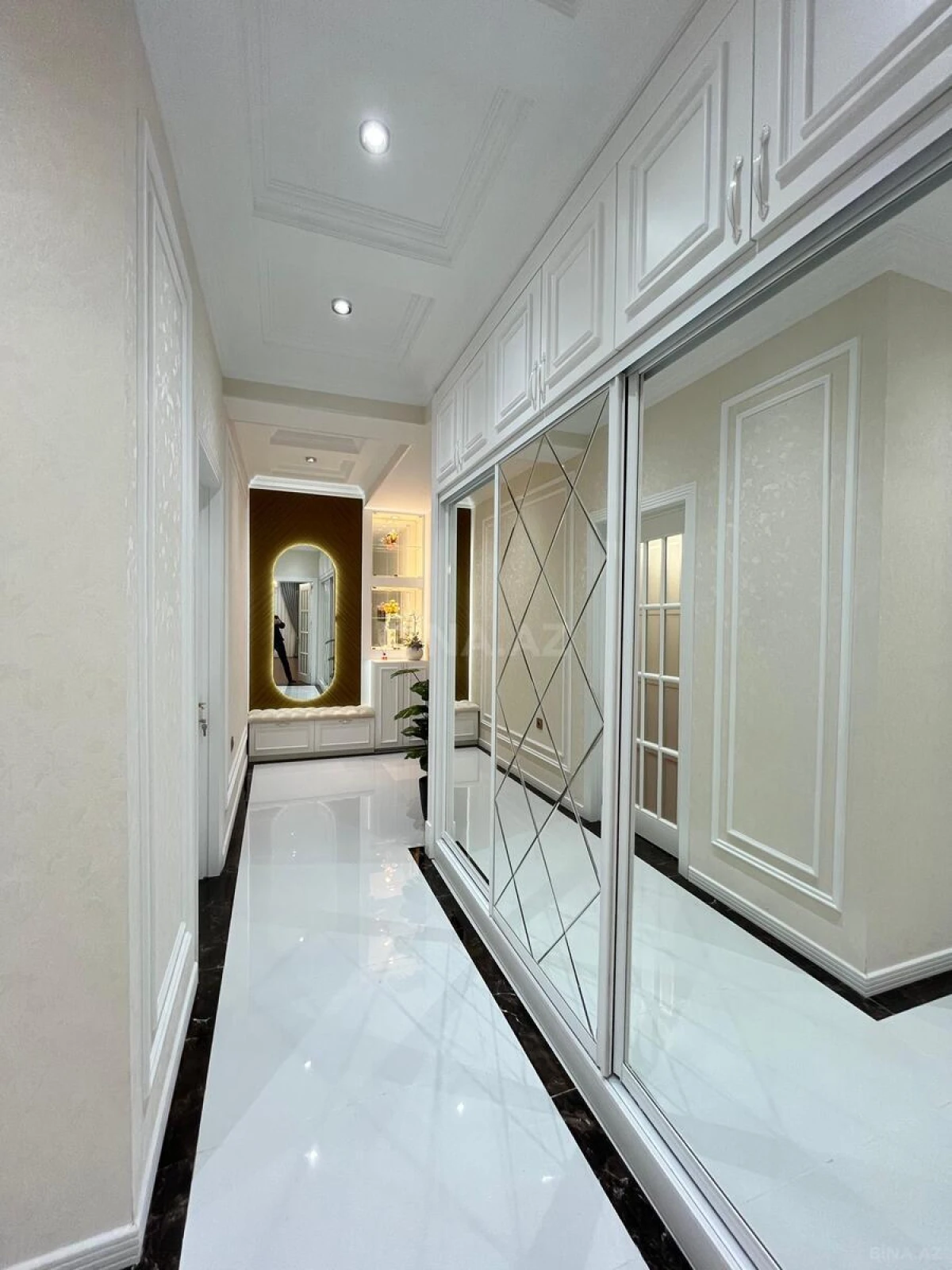 Satılır 3 otaqlı mənzil 104 m²