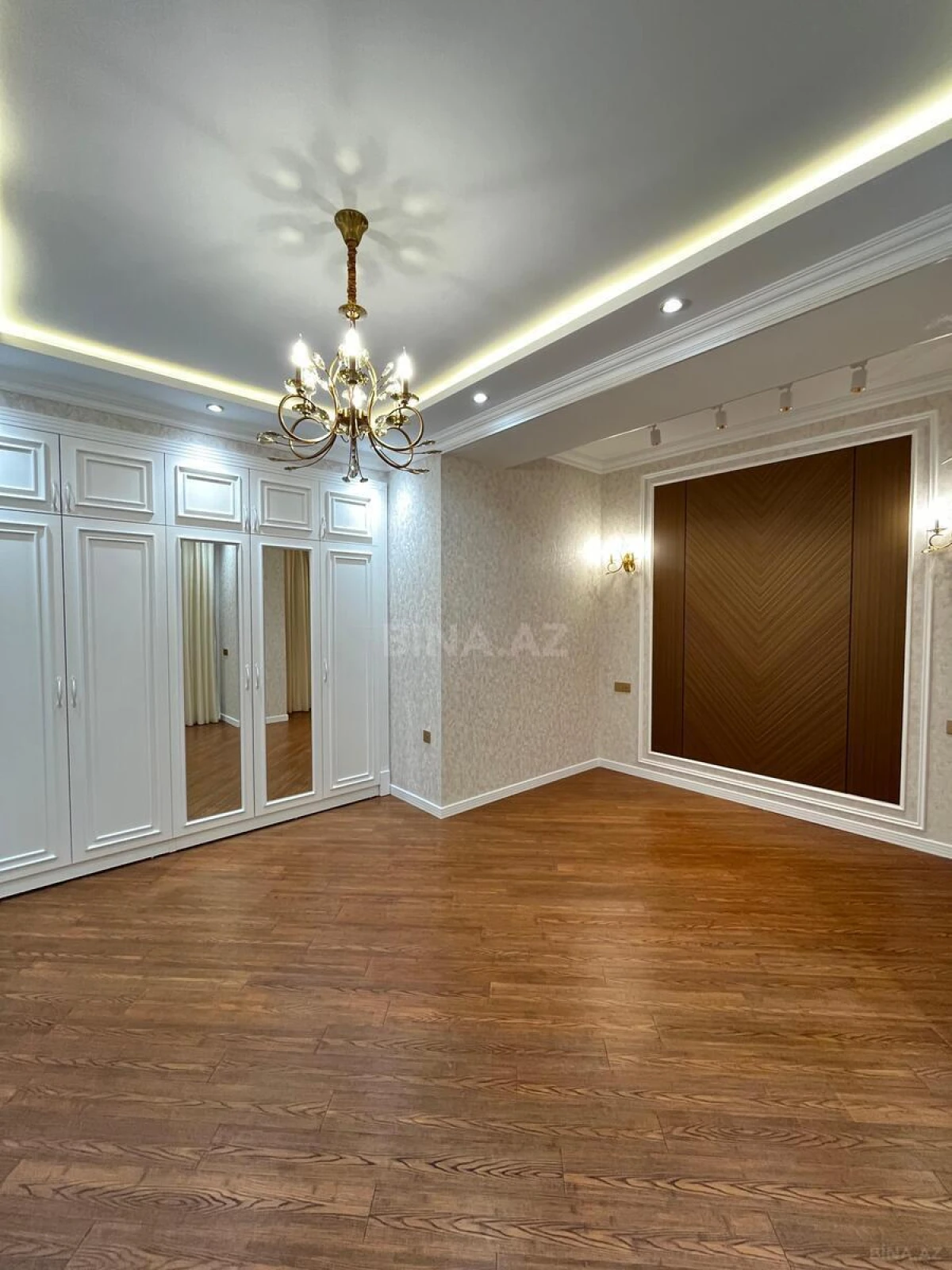 Satılır 3 otaqlı mənzil 104 m²