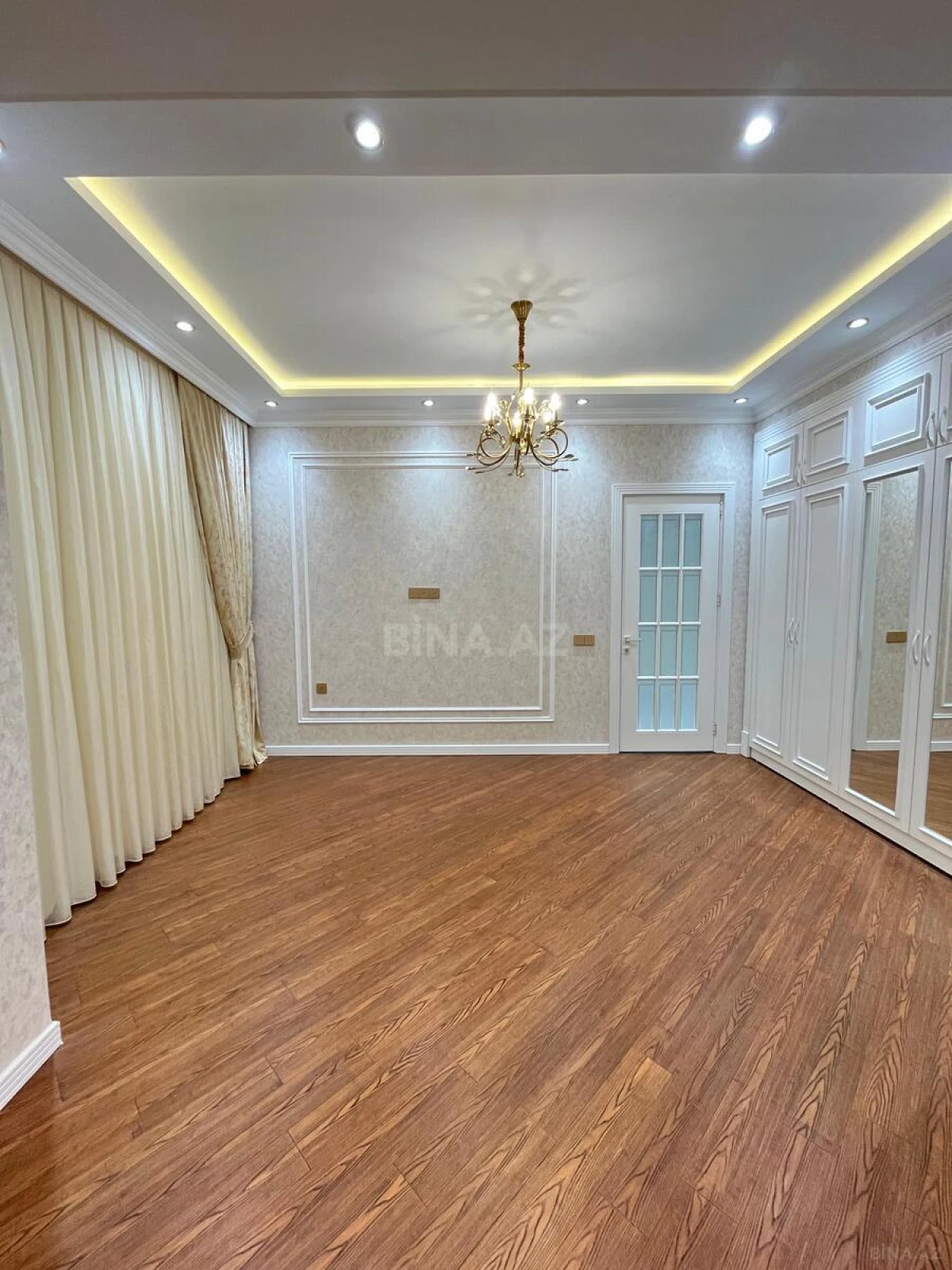 Satılır 3 otaqlı mənzil 104 m²