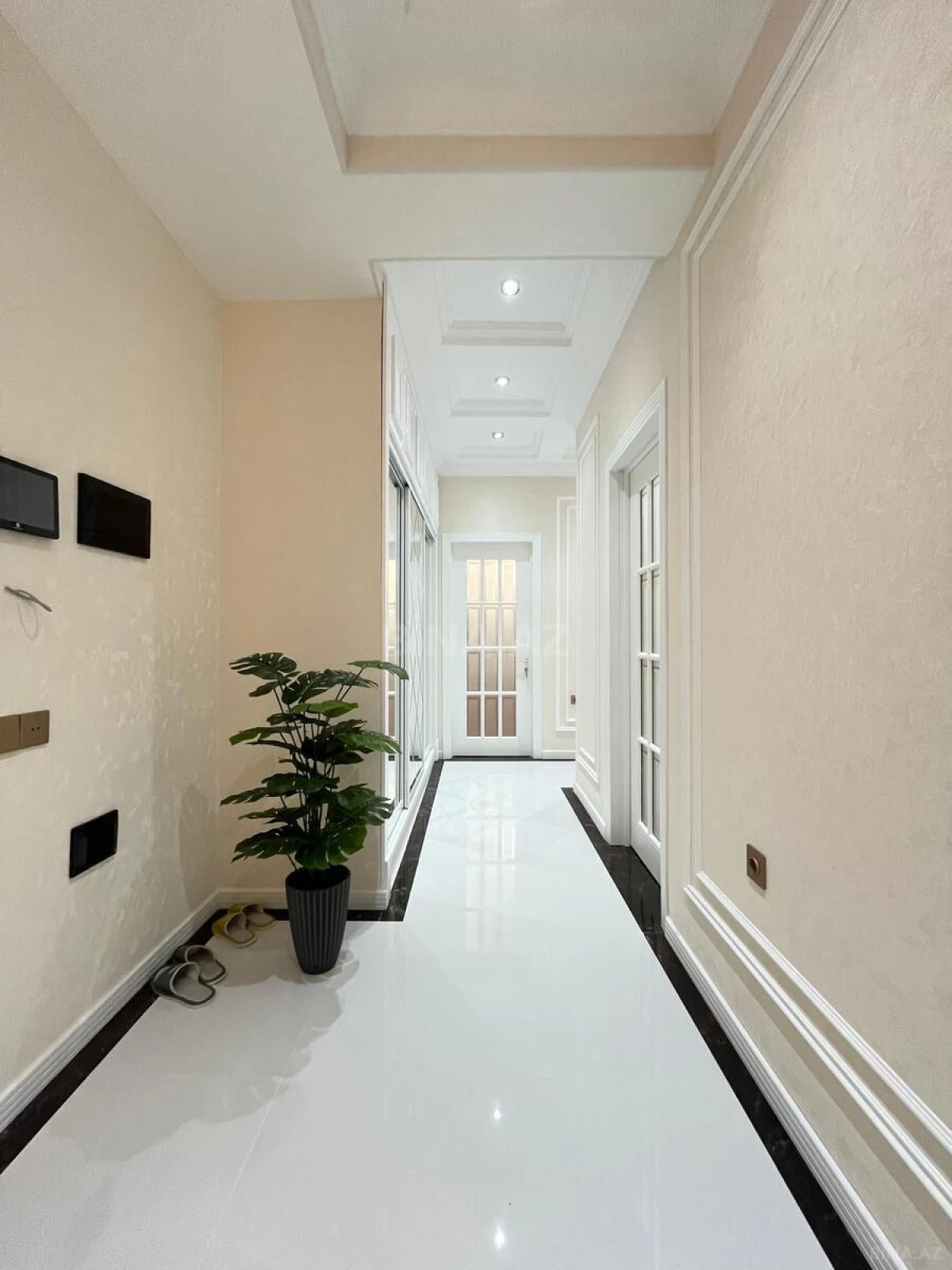 Satılır 3 otaqlı mənzil 104 m²