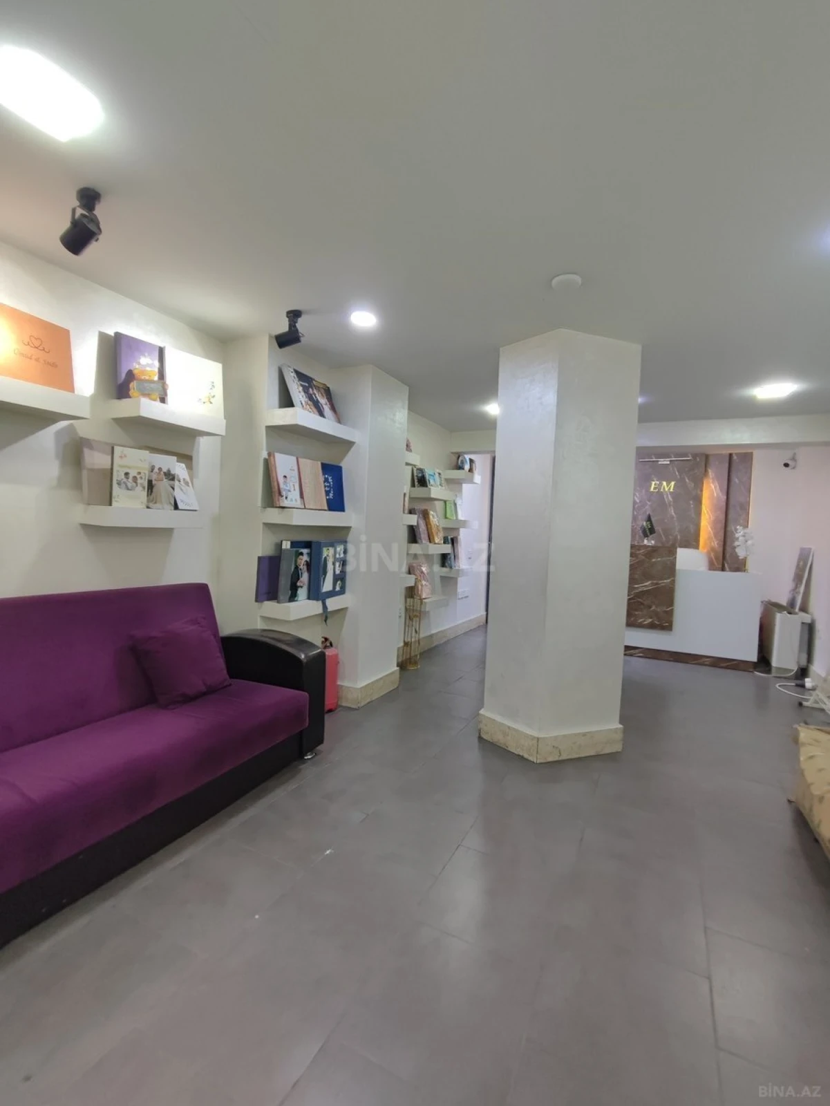 Satılır obyekt 278 m²
