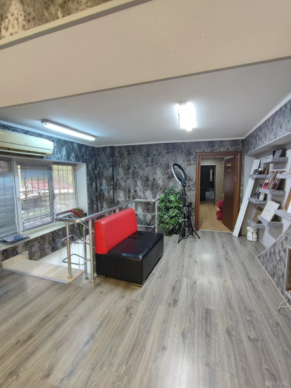 Satılır obyekt 278 m²