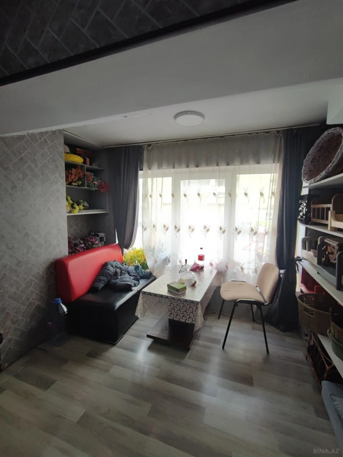Satılır obyekt 278 m²