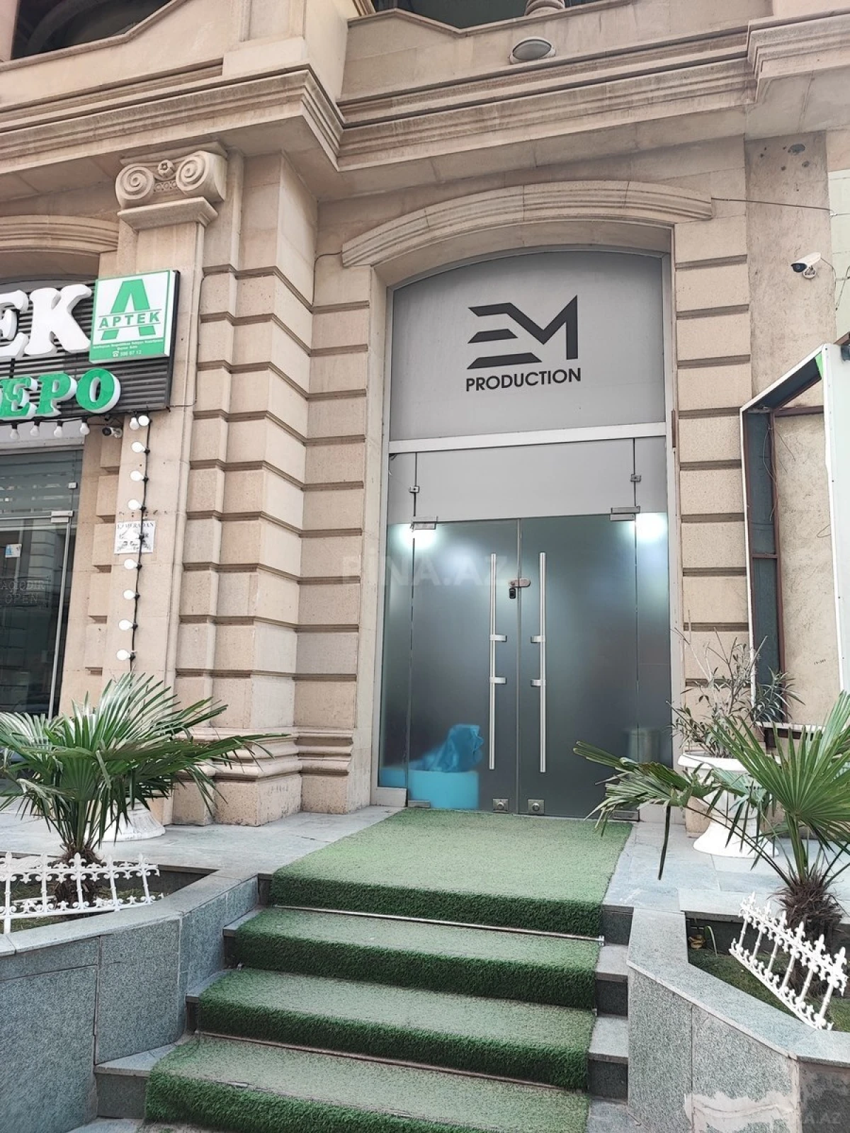 Satılır obyekt 278 m²