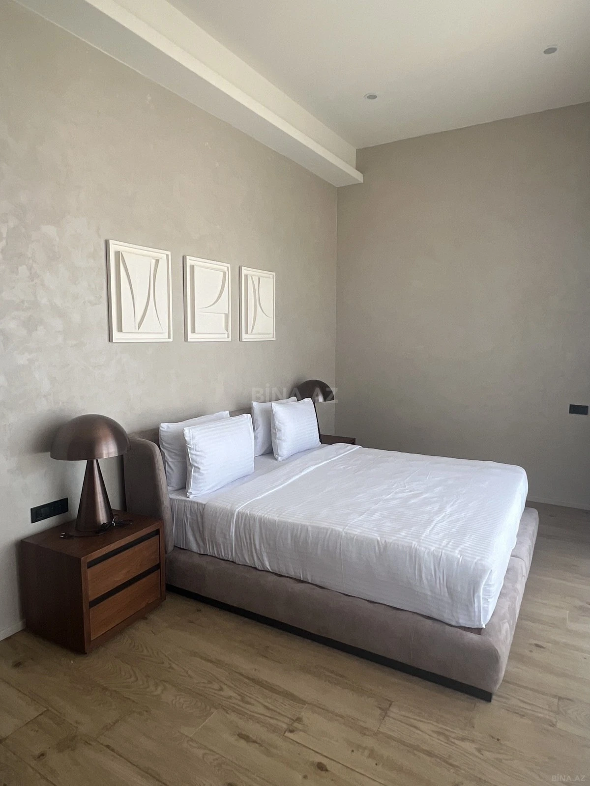 Satılır 2 otaqlı mənzil 100 m²