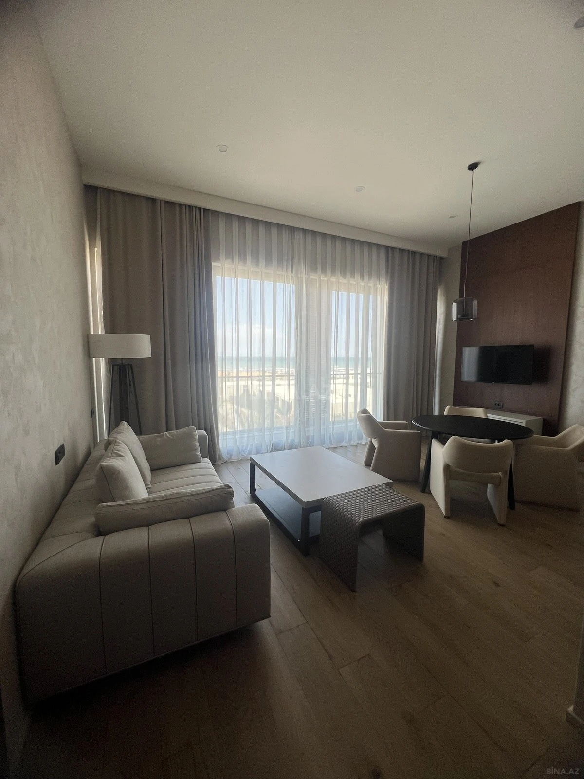 Satılır 2 otaqlı mənzil 100 m²