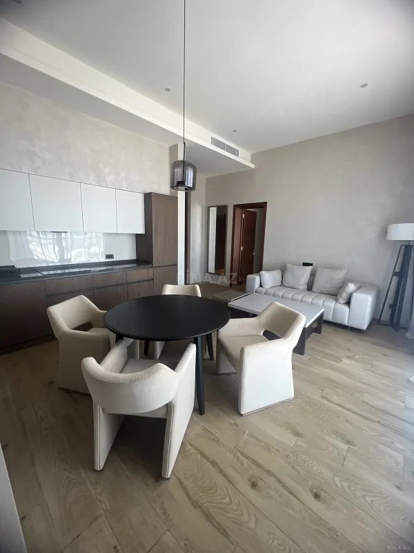 Satılır 2 otaqlı mənzil 100 m²