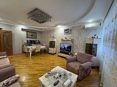 Satılır 4 otaqlı mənzil 156 m²
