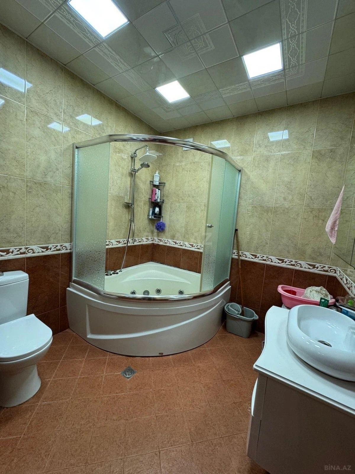 Satılır 4 otaqlı mənzil 156 m²