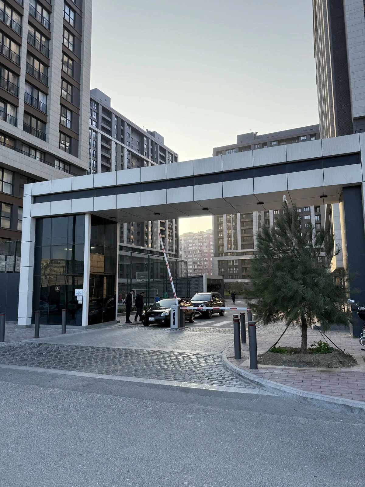Satılır 3 otaqlı mənzil 90.5 m²