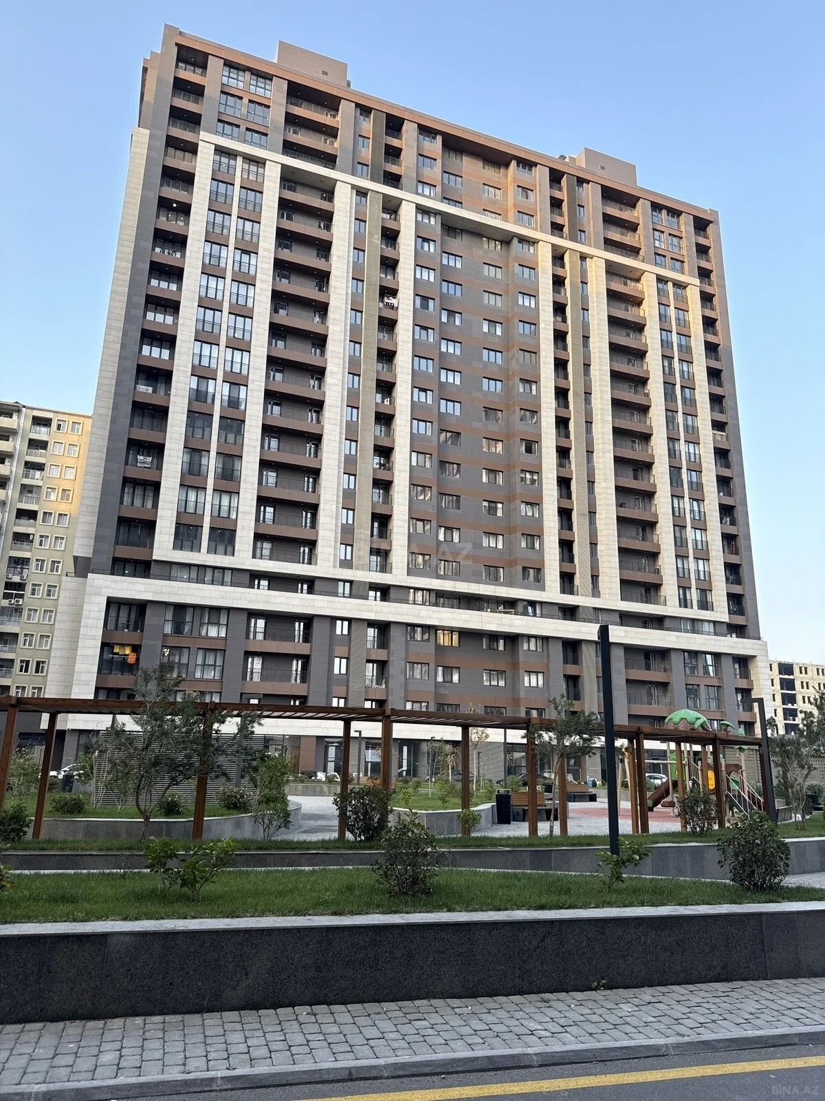 Satılır 3 otaqlı mənzil 90.5 m²
