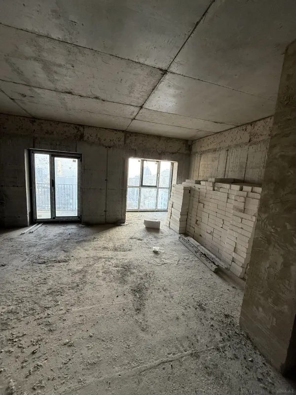 Satılır 3 otaqlı mənzil 90.5 m²