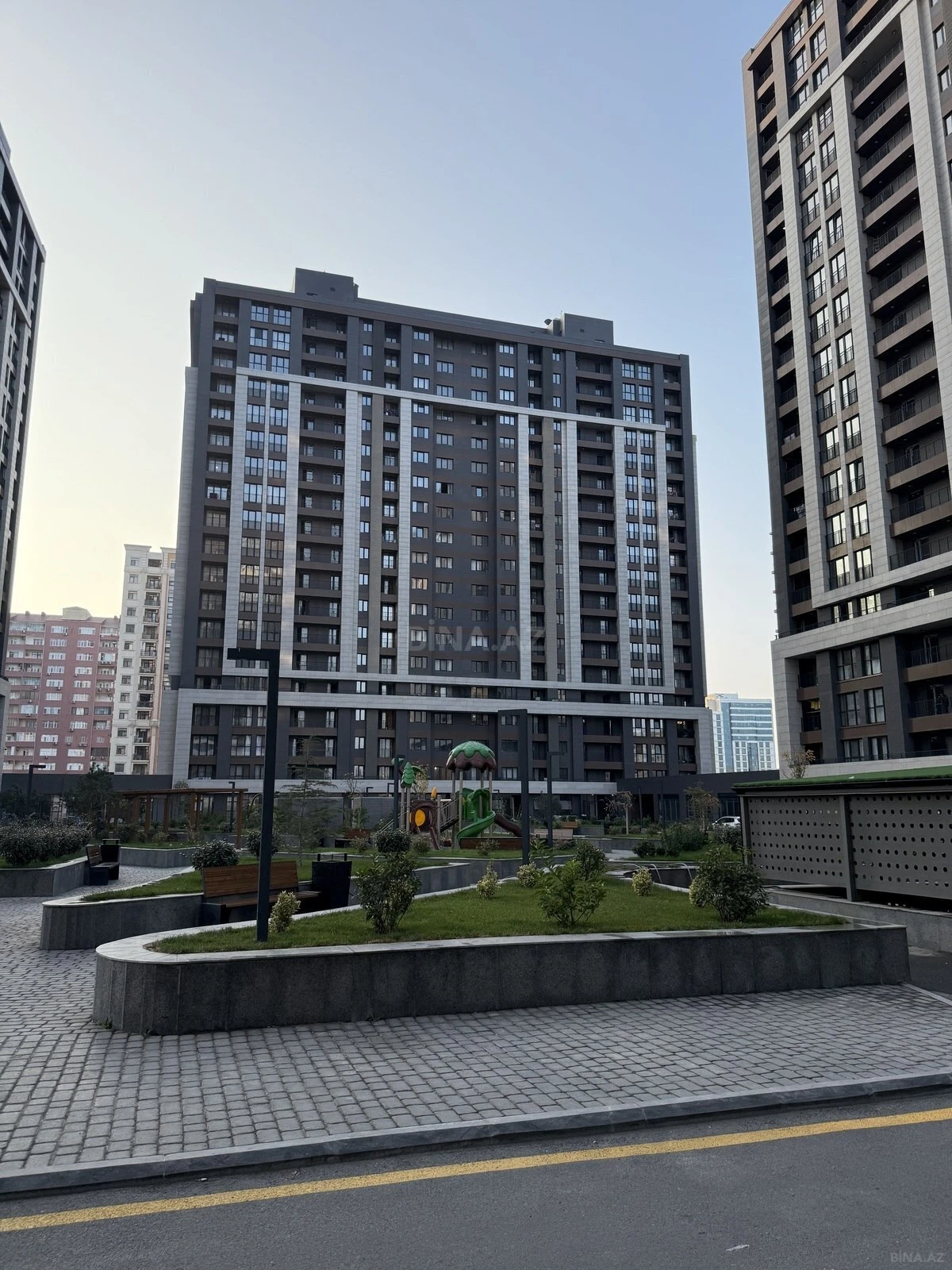 Satılır 3 otaqlı mənzil 90.5 m²