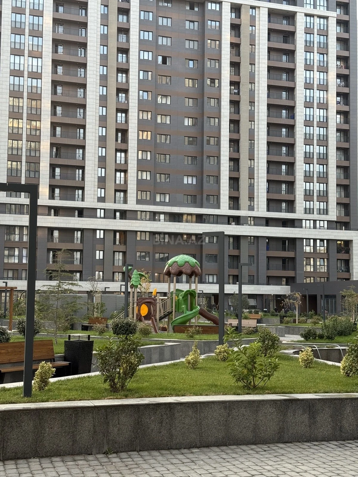 Satılır 3 otaqlı mənzil 90.5 m²