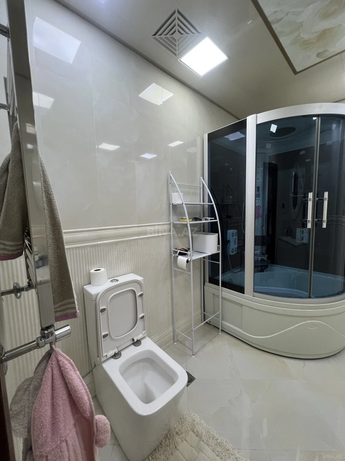 Satılır 3 otaqlı mənzil 146 m²