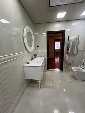 Satılır 3 otaqlı mənzil 146 m²