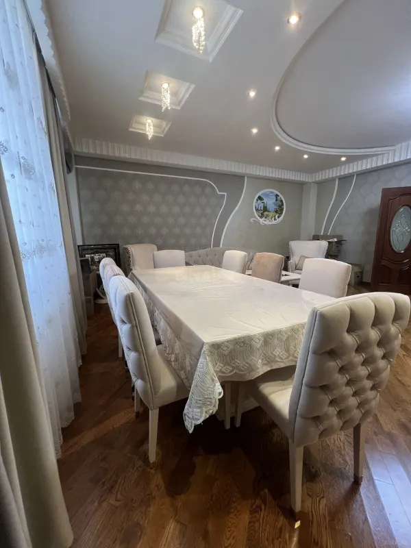 Satılır 3 otaqlı mənzil 146 m²