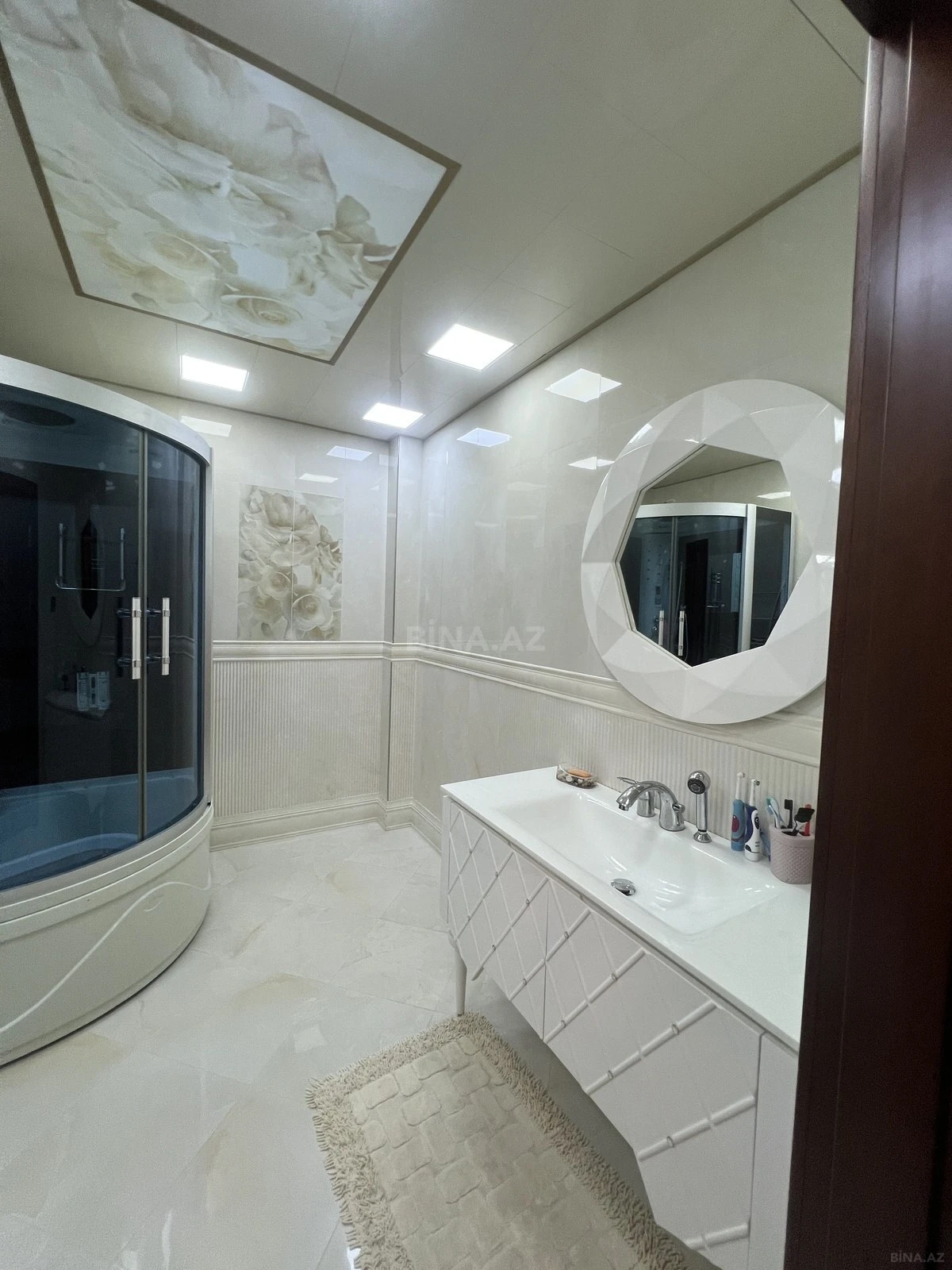 Satılır 3 otaqlı mənzil 146 m²